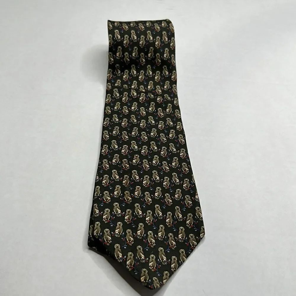 Brooks Brothers Basics Silk tie with owl print in Hunter green EUC